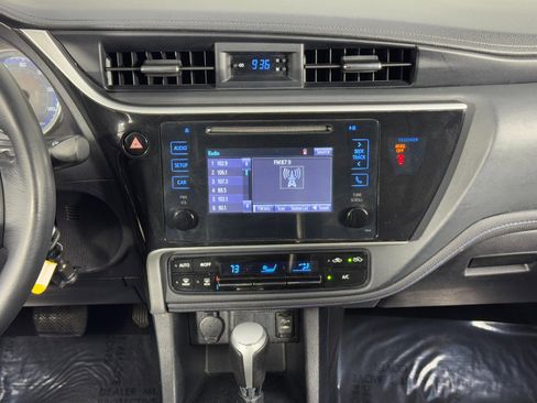Used 2018 Toyota Corolla SE image 20