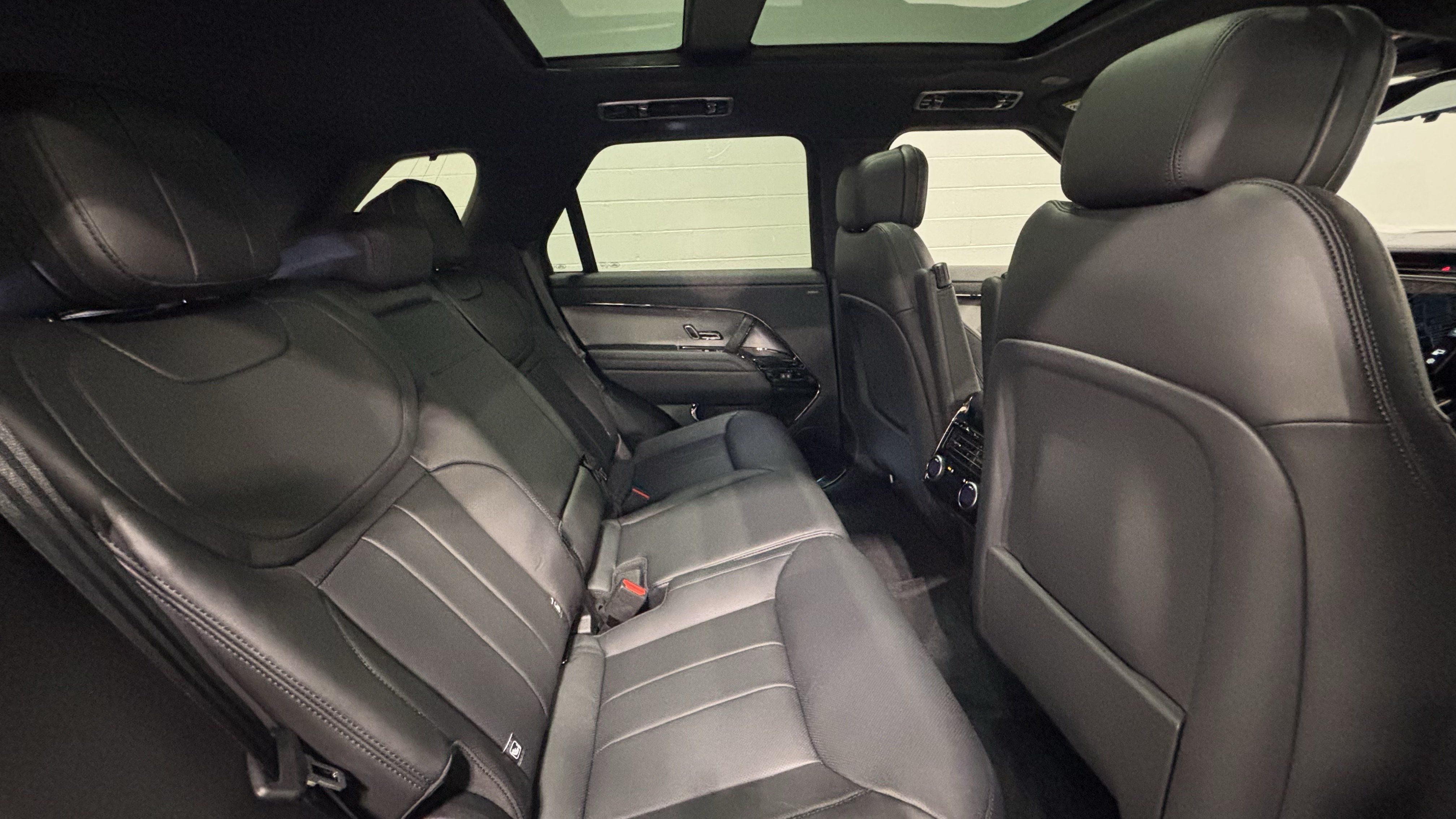 New 2026 Land Rover Range Rover Sport Dynamic SE AWD/4WD image 16