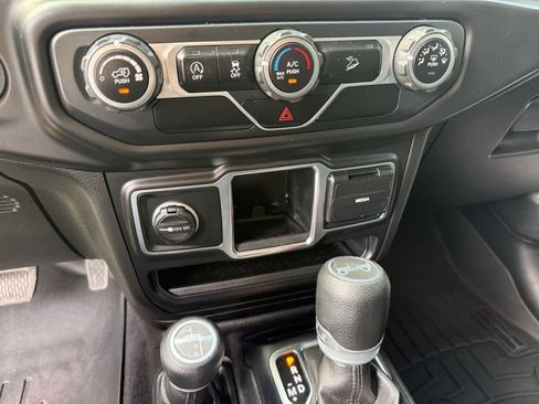 Used 2020 Jeep Wrangler Unlimited Sport image 16