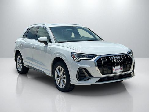 Used 2024 Audi Q3 2.0T Premium AWD/4WD image 3
