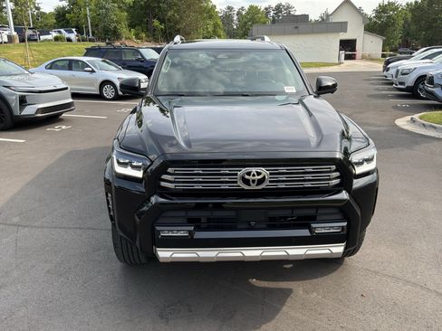 Used 2025 Toyota 4Runner Limited AWD/4WD image 2