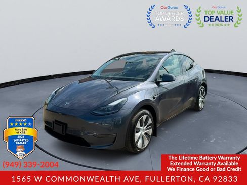 Used 2023 Tesla Model Y Long Range AWD/4WD image 1