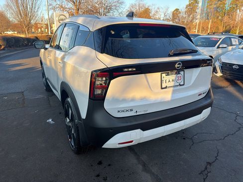 New 2026 Nissan Kicks SR w/ SR Premium Package image 5