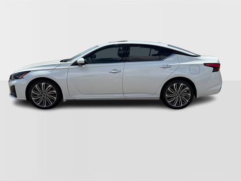 New 2025 Nissan Altima 2.5 SL image 2