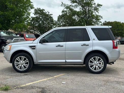 Used 2010 Land Rover LR2 HSE AWD/4WD image 3