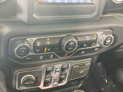 Used 2021 Jeep Wrangler Unlimited Sahara image 15