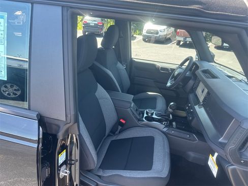 New 2025 Ford Bronco 4-Door image 12