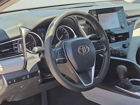 Used 2022 Toyota Camry LE FWD image 14