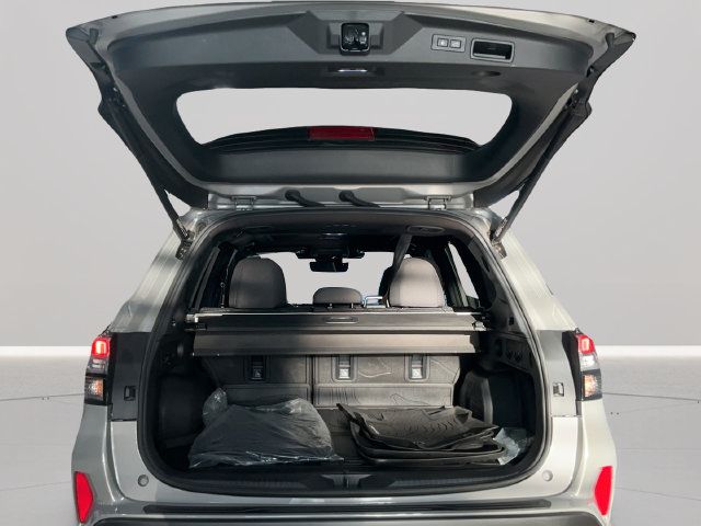 Used 2025 Subaru Forester Premium AWD/4WD image 22