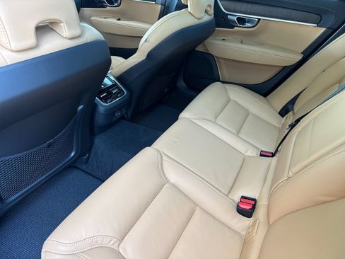 Certified 2025 Volvo V90 B6 Cross Country Ultra w/ Protection Package Premier AWD/4WD image 6