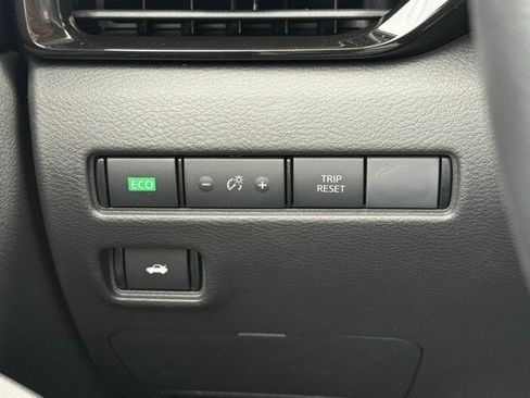 New 2025 Nissan Sentra SV image 25