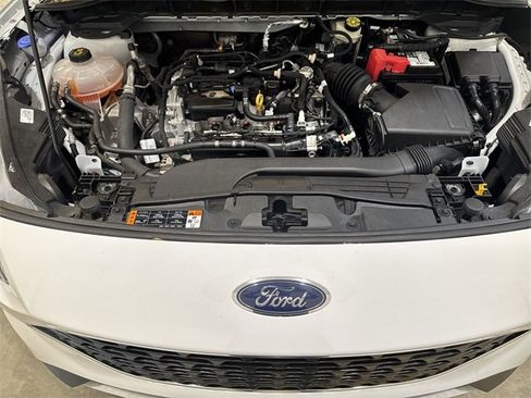 Used 2020 Ford Escape SE image 30
