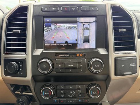 Used 2021 Ford F250 Lariat w/ Lariat Value Package AWD/4WD image 29