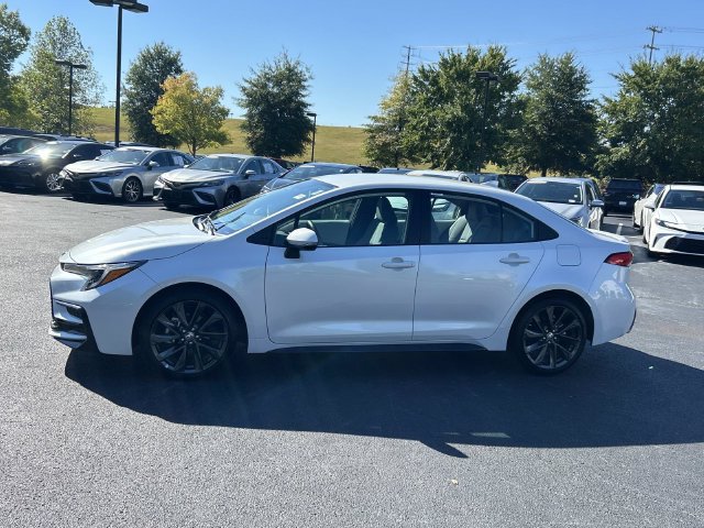 Used 2025 Toyota Corolla SE FWD image 7