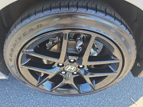 Used 2025 Honda Civic Sport image 31