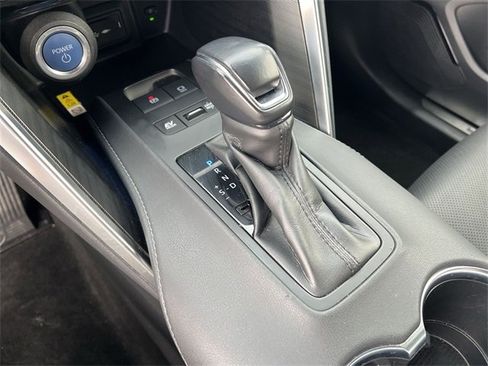 Used 2021 Toyota Venza Limited image 20