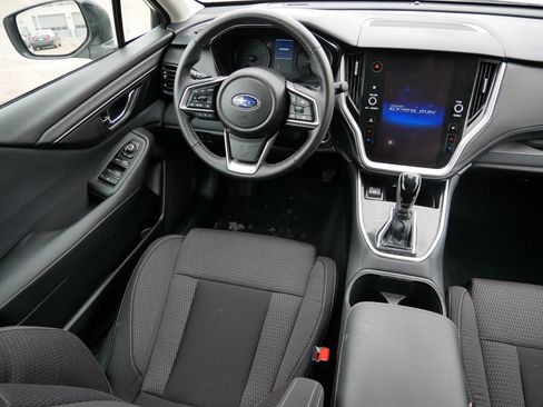 Used 2025 Subaru Outback Premium image 9