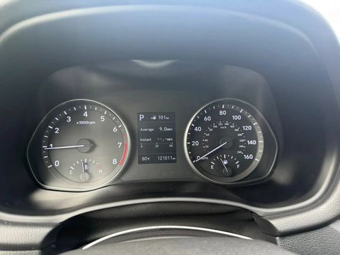 Used 2019 Hyundai Elantra GT FWD image 10