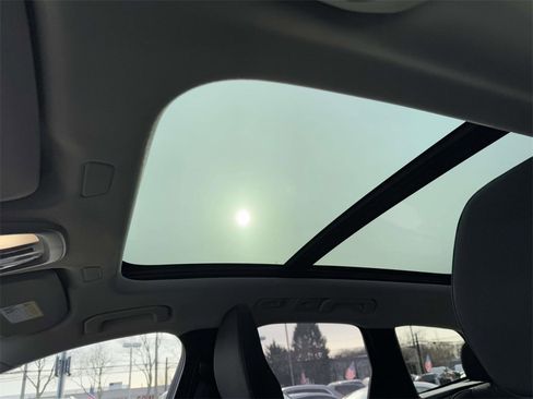 Certified 2026 Volvo XC60 B5 Plus w/ Protection Package Premier image 18