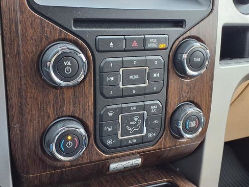 Used 2013 Ford F150 Lariat w/ Luxury Equipment Group image 9