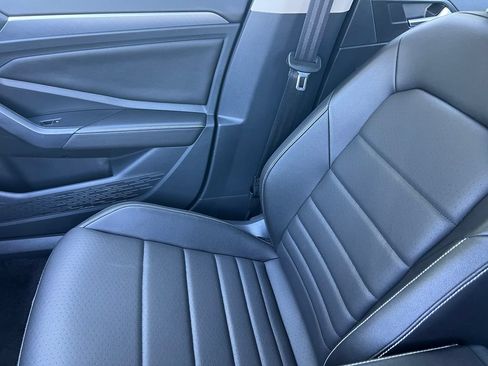 Used 2024 Volkswagen Jetta SE FWD image 27
