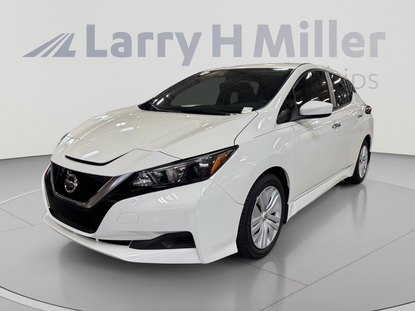 Used 2022 Nissan Leaf S FWD image 1
