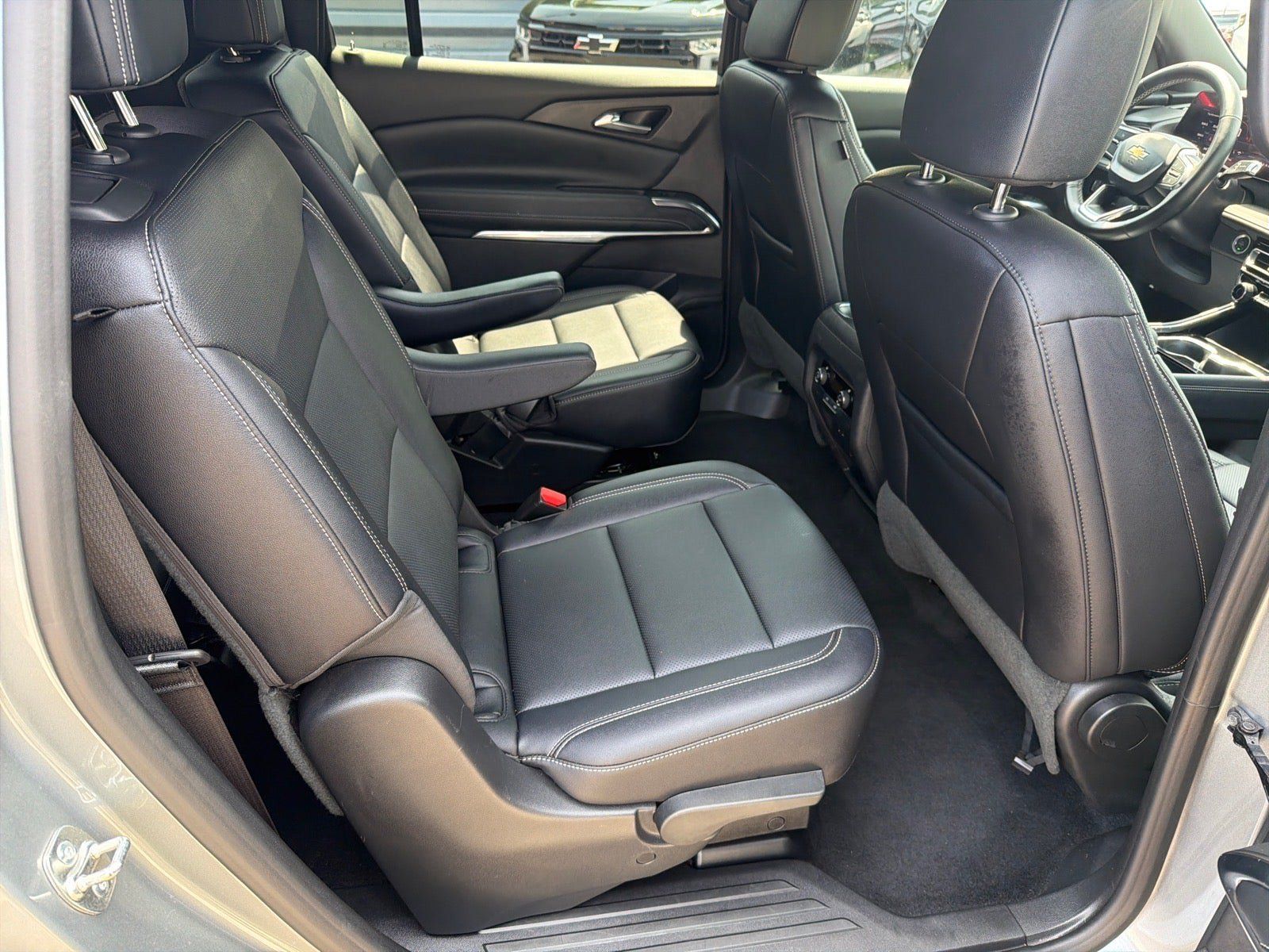 Used 2026 Chevrolet Traverse LT AWD/4WD image 16