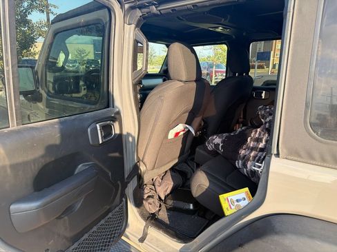 Used 2022 Jeep Wrangler Unlimited Sport AWD/4WD image 11