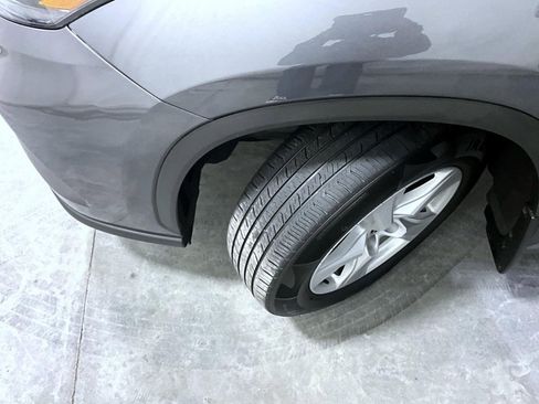 Used 2024 Toyota Highlander LE image 25