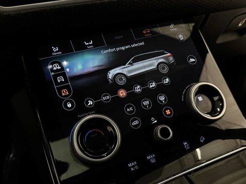 Used 2018 Land Rover Range Rover Velar R-Dynamic SE image 30