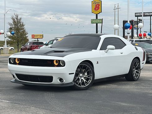 Used 2016 Dodge Challenger R/T Scat Pack w/ Leather Interior Group image 2