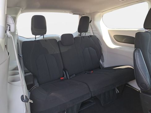 Used 2023 Chrysler Voyager LX FWD image 13