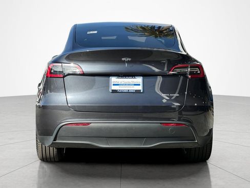 Used 2024 Tesla Model Y Long Range AWD/4WD image 4