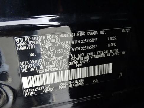 Used 2021 Toyota RAV4 LE FWD image 17