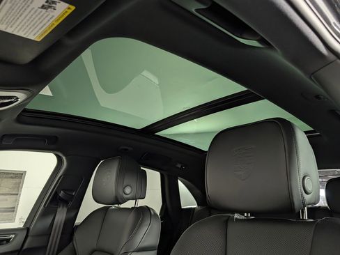 New 2026 Porsche Macan image 30