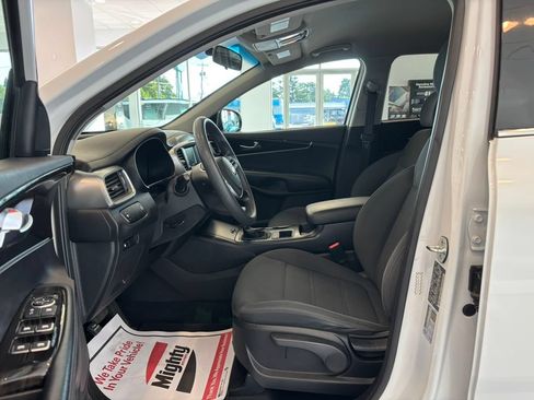 Used 2020 Kia Sorento AWD V6 image 13