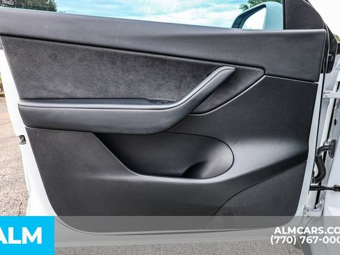 Used 2022 Tesla Model Y Long Range AWD/4WD image 40