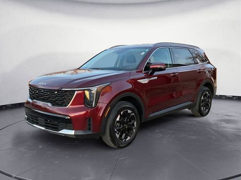 Used 2025 Kia Sorento S image 2