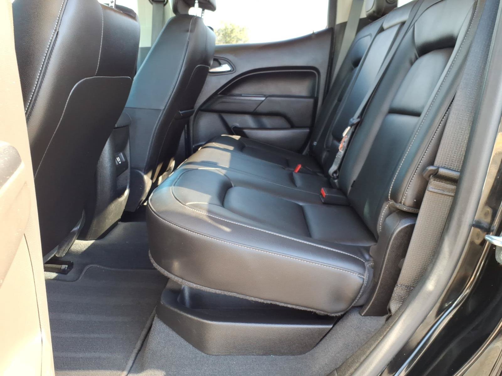 Used 2021 Chevrolet Colorado LT w/ LT Convenience Package AWD/4WD image 17