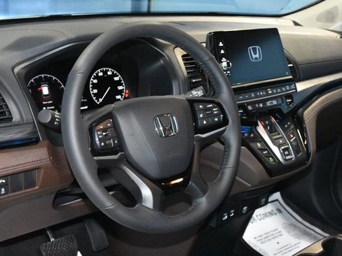 Used 2026 Honda Odyssey Elite image 2