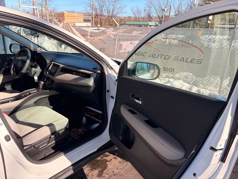 Used 2022 Honda HR-V LX image 20