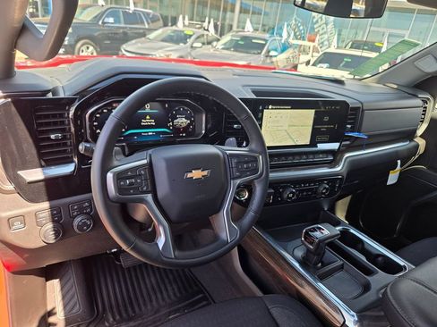 Certified 2026 Chevrolet Silverado 1500 LT w/ Z71 Off-Road Package AWD/4WD image 6