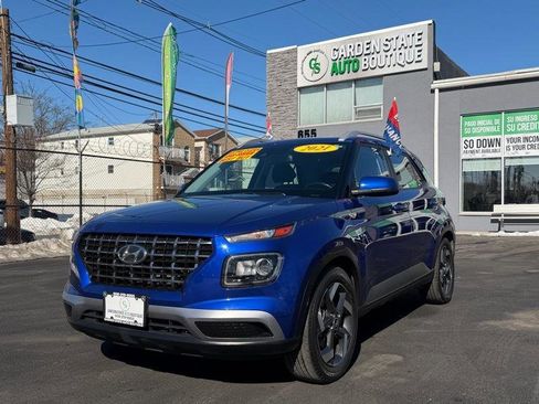 Used 2021 Hyundai Venue SEL image 1