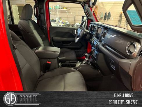 Used 2023 Jeep Wrangler Unlimited Sahara AWD/4WD image 35