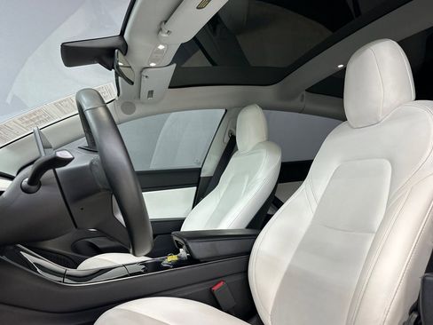 Used 2019 Tesla Model 3 Standard Range Plus image 20