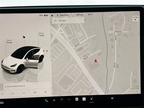 Used 2022 Tesla Model Y Long Range image 12
