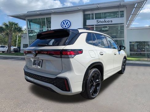 New 2026 Volkswagen Tiguan SE R-Line image 4