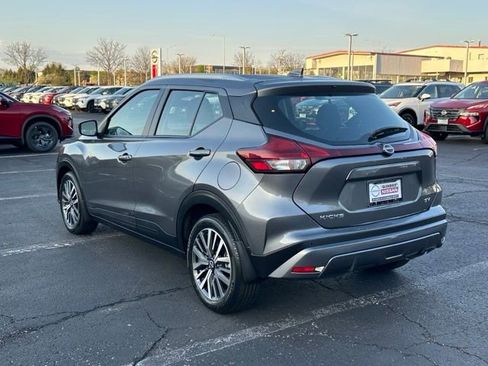 Used 2023 Nissan Kicks SV FWD image 6
