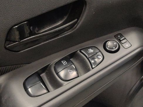 Used 2021 Nissan Kicks S FWD image 27