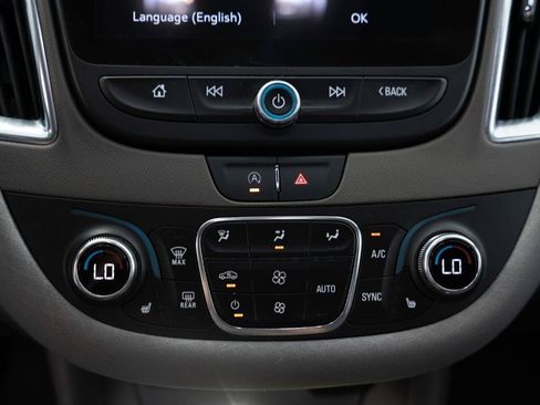 Used 2021 Chevrolet Malibu LT FWD image 20
